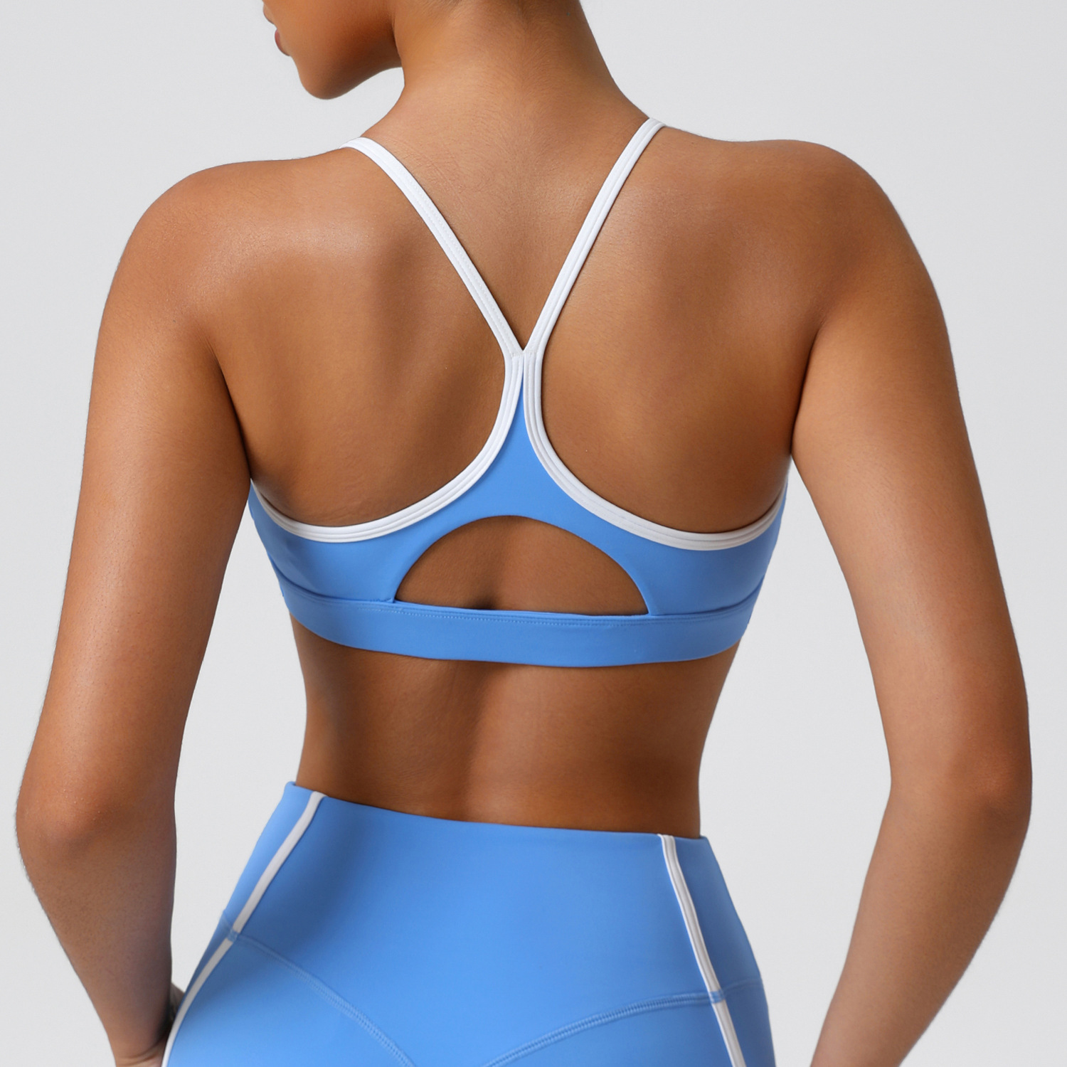 Эластичное мягкое спортивное н – обзор и цена Aquatic Sports Bra